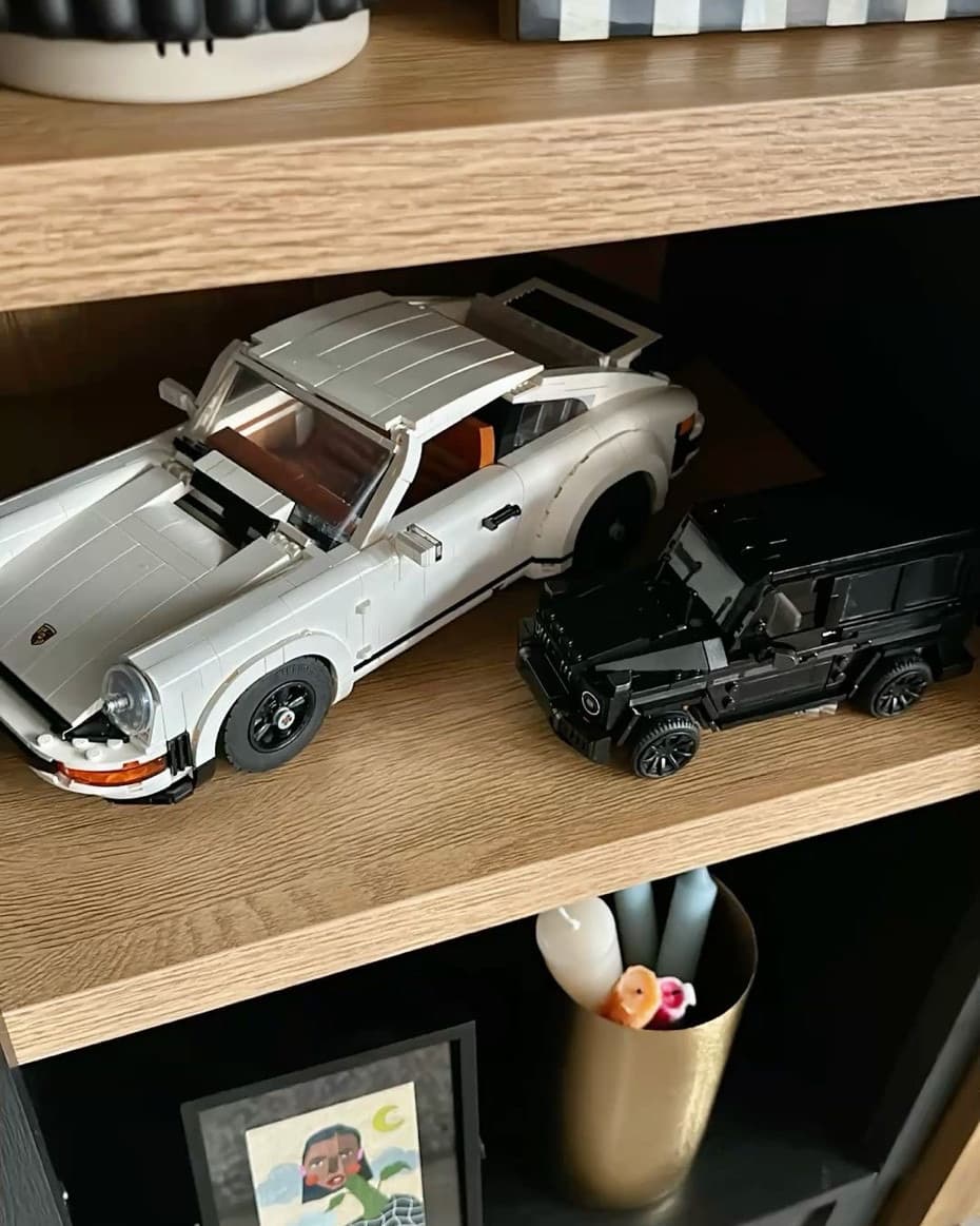 Porsche 911 Miniature Model in use